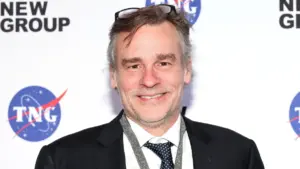 Why ‘Dead Poets Society’ Star Robert Sean Leonard Left New York City to Raise His Family in New Jersey