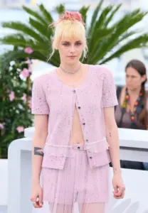Fall Hair Trends Focus on Classic Cuts, Lived-In Textures, and Retro Revival