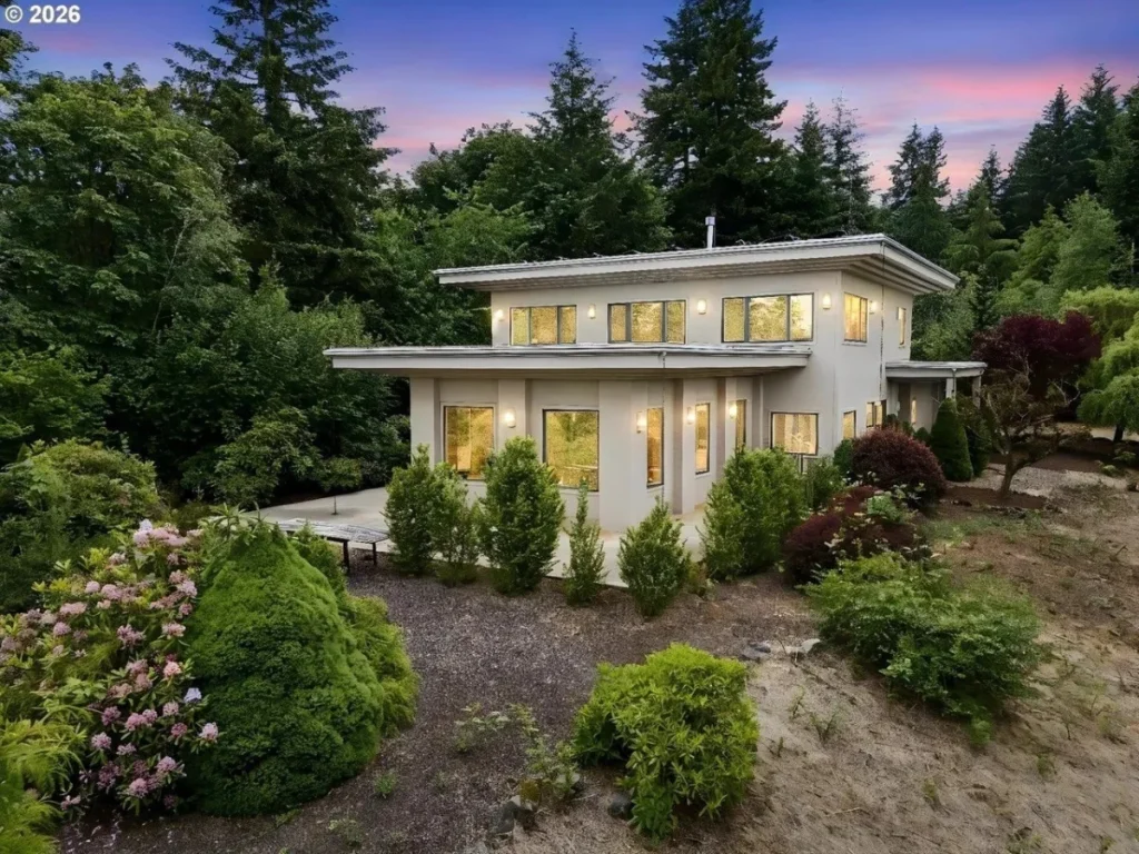 Frank Lloyd Wright–Inspired Architectural Masterpiece in Oregon Seeks Its Second Steward After a Decade