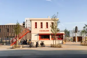 From Railway Relic to Public Oasis: Studio Téré Transforms 1960s Signal Box into "L’Aiguilleuse" Kiosk-Bar