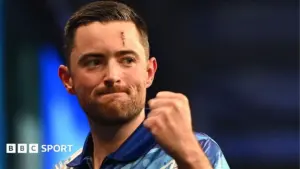 Luke Humphries Advances to World Grand Prix Quarter-Finals as Veteran Stars Hold Firm in Leicester