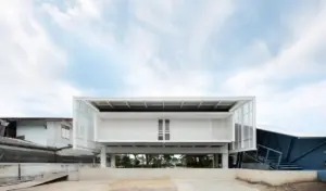 Patara Architects Unveils Mahachai Residence Along the Tha Chin River
