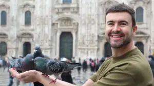 Urban Wildlife’s Secret Filter: Study Reveals City Birds Distinguish Between Men and Women